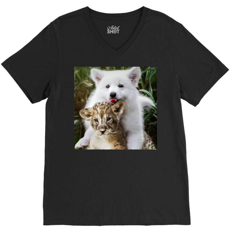 Dog And Lion V-neck Tee | Artistshot